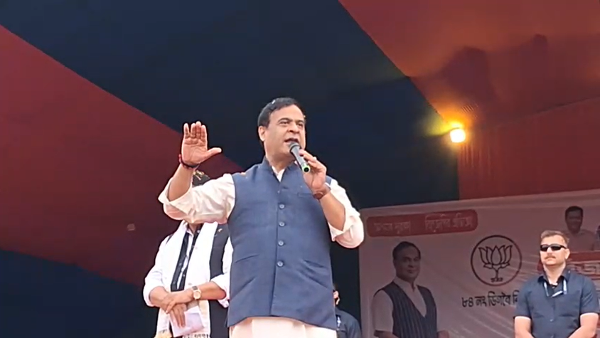 डिगबोई में सीएम सरमा का चुनावी शंखनाद: बुढ़ीदिहिंग के लिए विशेष पैकेज और 2 लाख नौकरियों का वादा